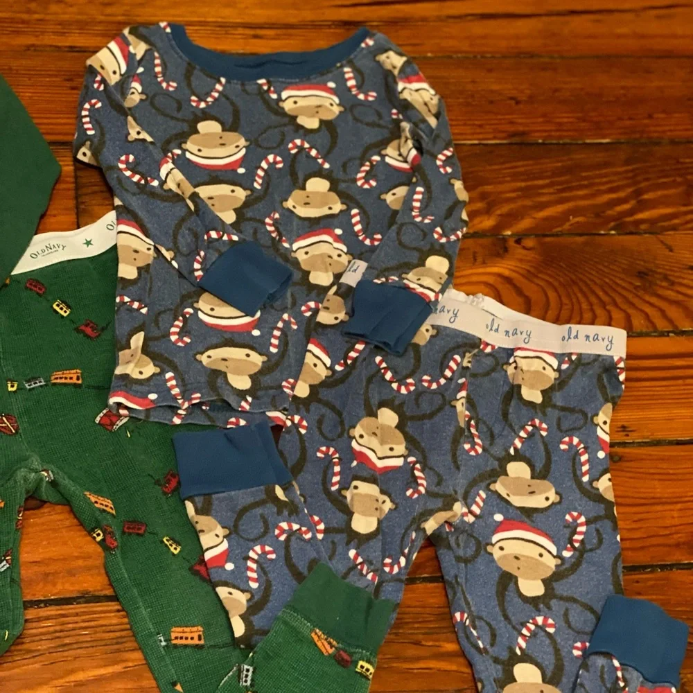 Old Navy Matching Pjs 2 pairs Size 2T